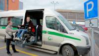 В аэропорту Дагестана инвалидов встречает специальный подъемник.